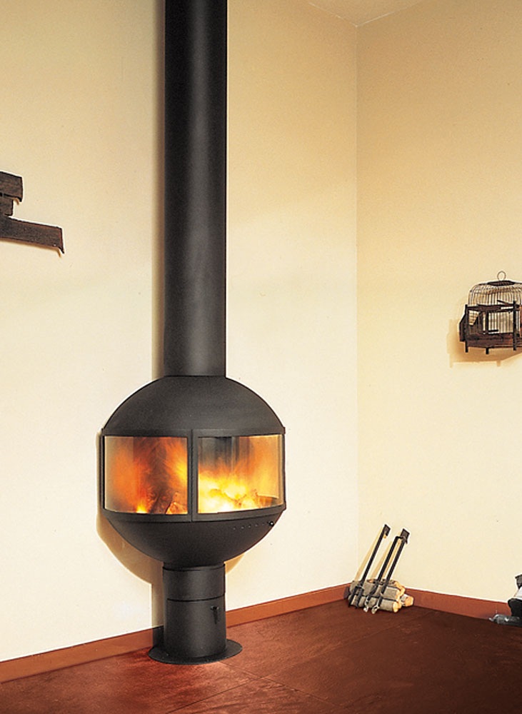 Камин пристенный подвесной с панорамным стеклом Focus Edofocus 631