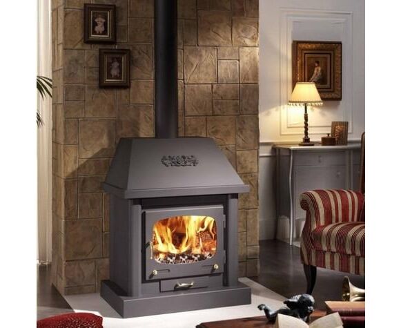 Печь-камин пристенный стальной с дровяным отоплением и прямым стеклом Panadero La Mancha
