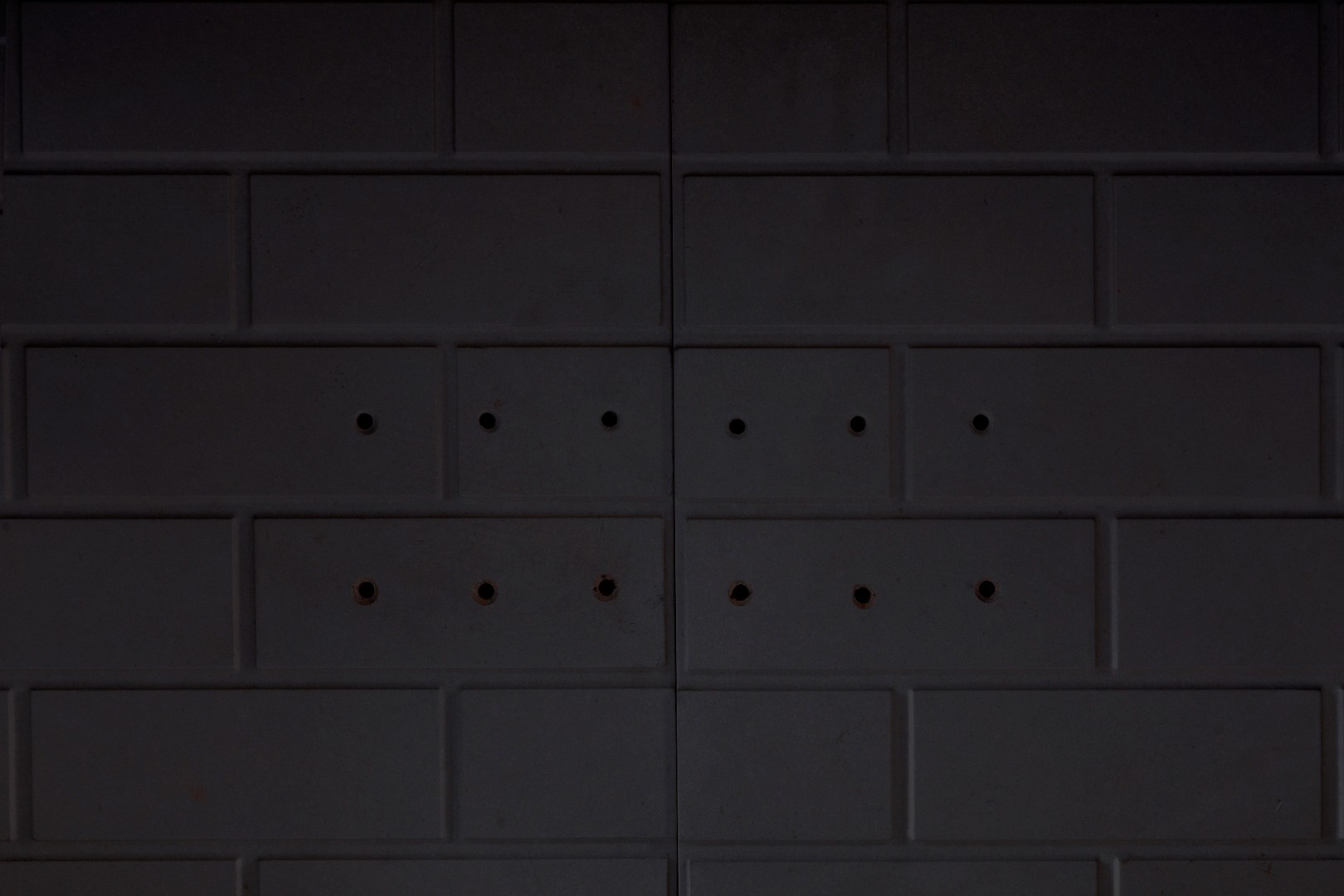 Каминная топка трехсторонняя с подовым горением ЭкоКамин Дельта 1200B три стекла принтинг черный шамот