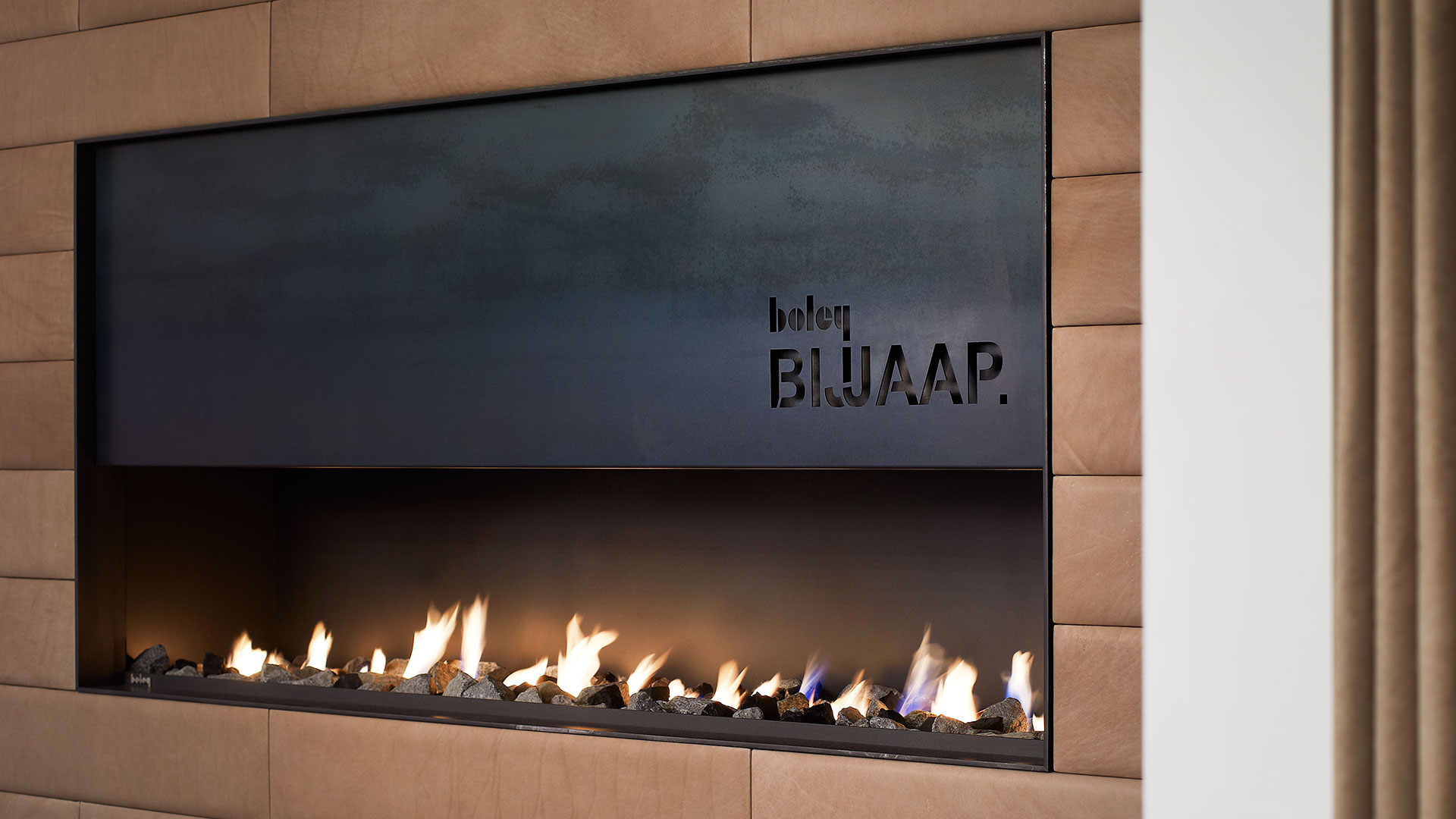 Газовый камин пристенный стальной Boley 1400 купить в Санкт-Петербурге