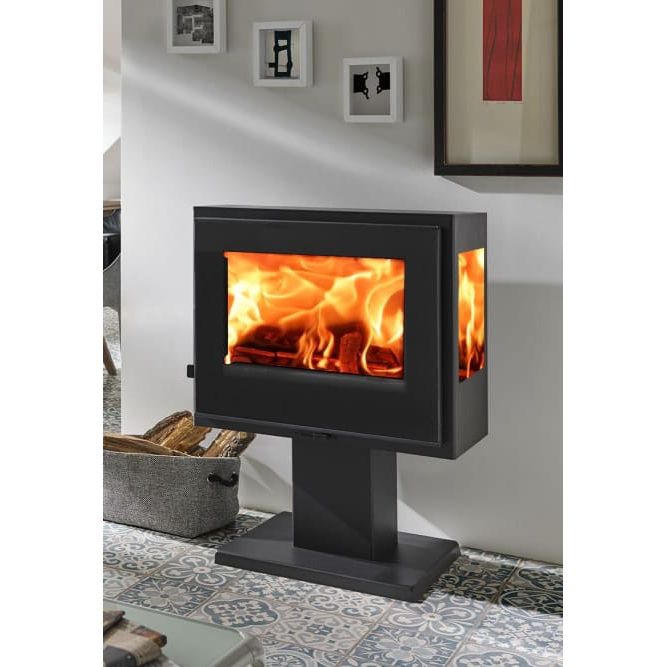 Дровяной камин пристенный стальной с панорамным остеклением и системой очистки стекла Panadero Atlantic Trivision