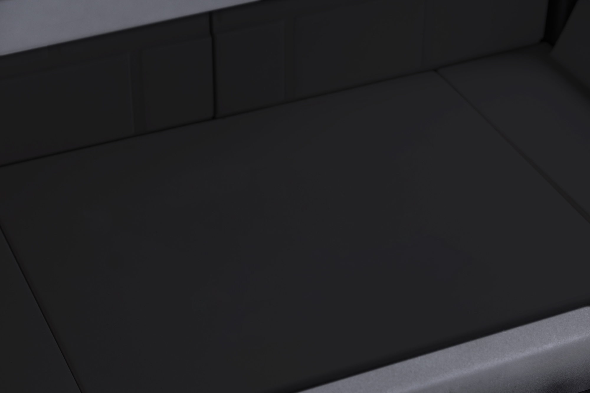 Каминная топка с угловым стеклом и черным шамотом EcoKamin Дельта 800LB