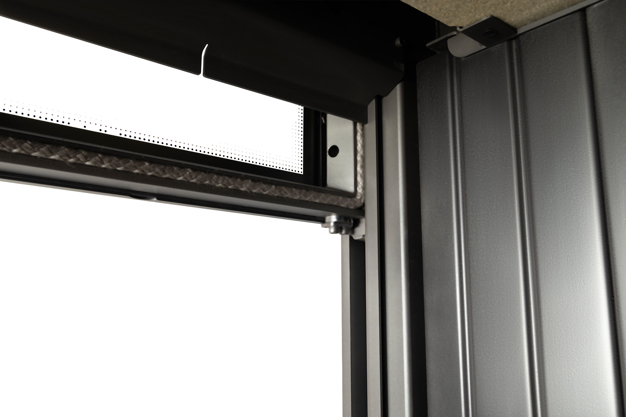 Каминная топка пристенная с тремя стеклами и черным шамотом EcoKamin Дельта 1000BV