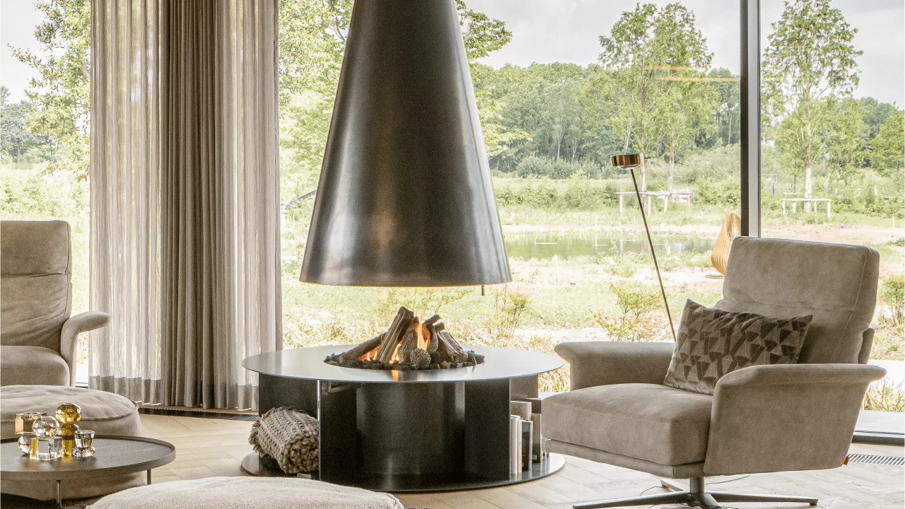 Стальной камин центральный с дровницей Boley B.Black 2