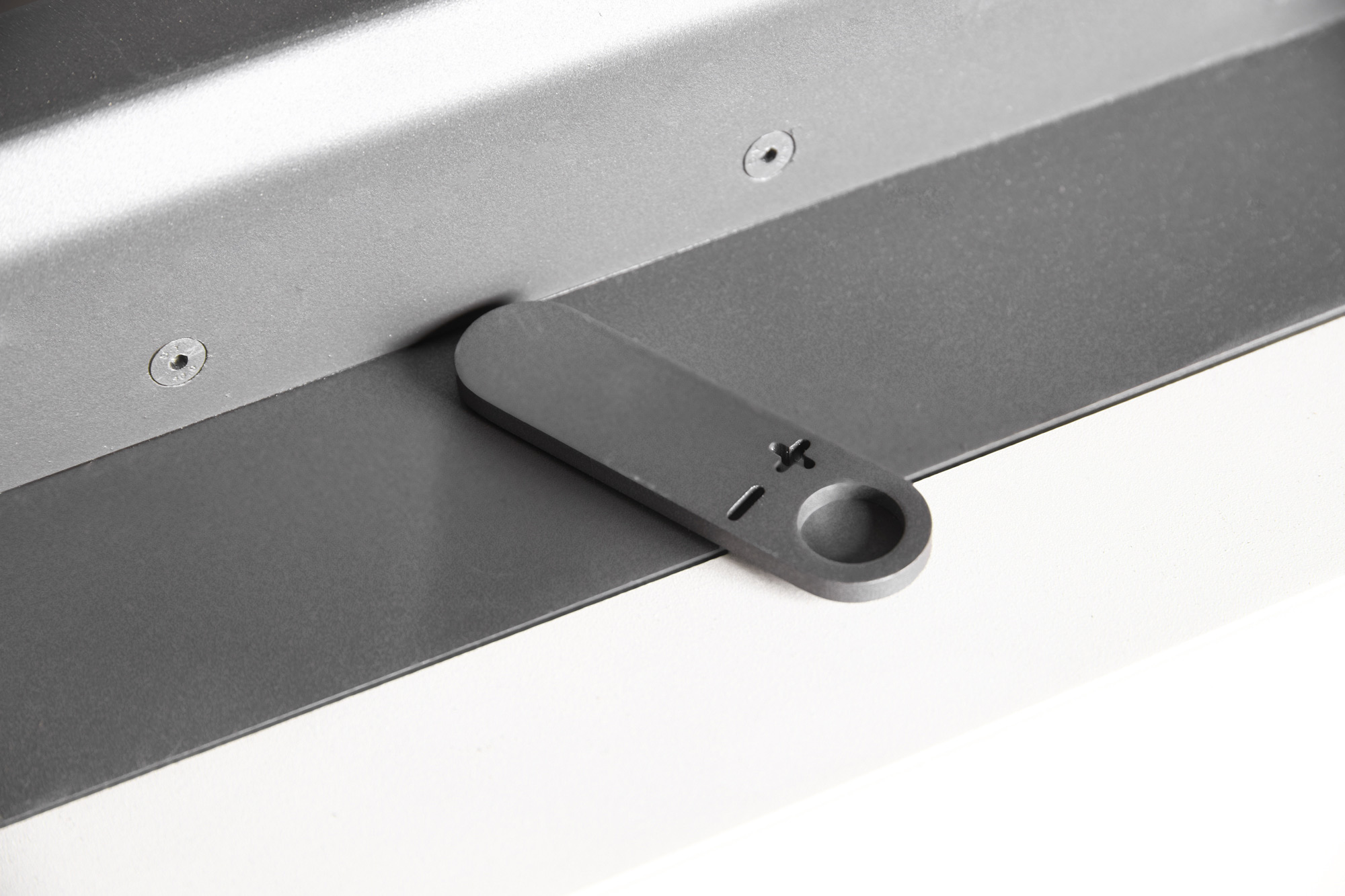 Камин пристенный слоновая кость и белый шамот Экокамин РОДОС 900