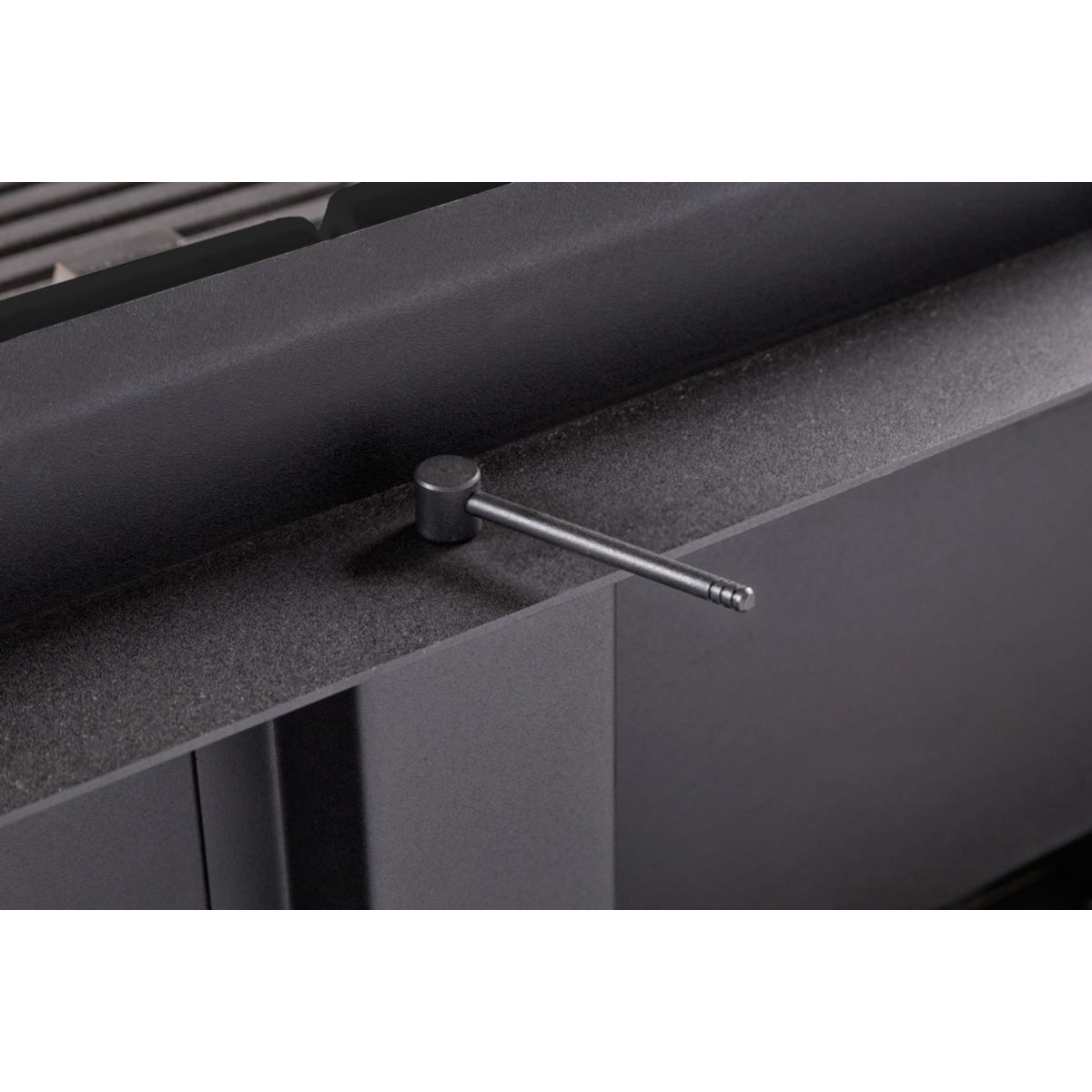 Каминная топка с тремя стеклами и черным шамотом EcoKamin Дельта 800B