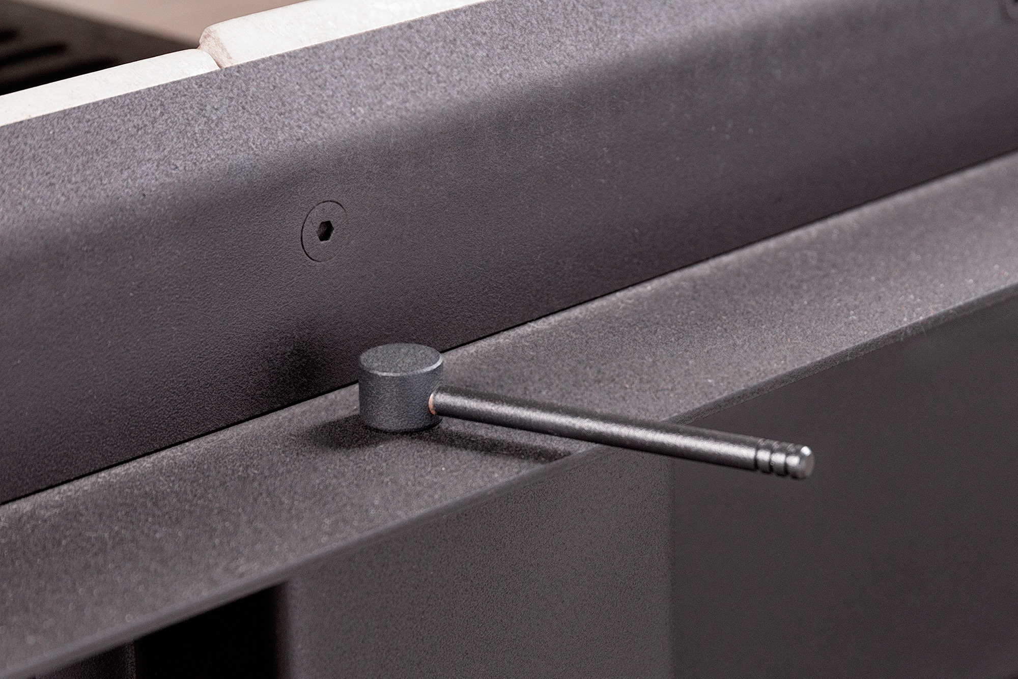 Каминная топка с системой чистого стекла и футеровкой под кирпич Экокамин Вега 1000M